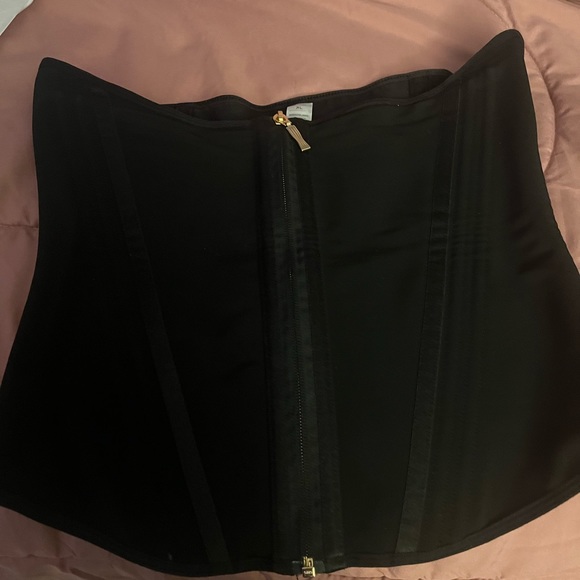 New - Picture 1 of 6